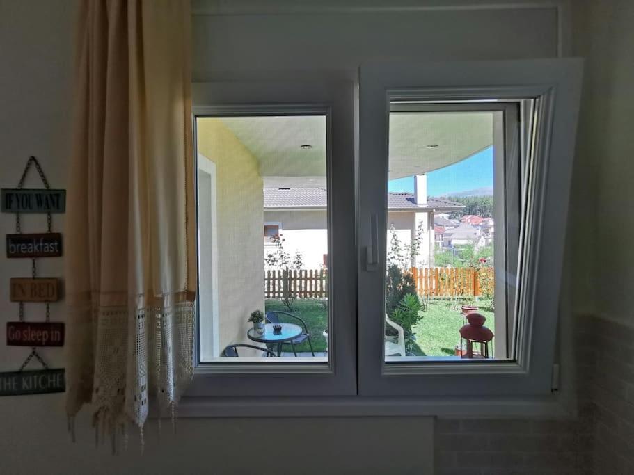 Lily'S Apartment Ioannina Bagian luar foto